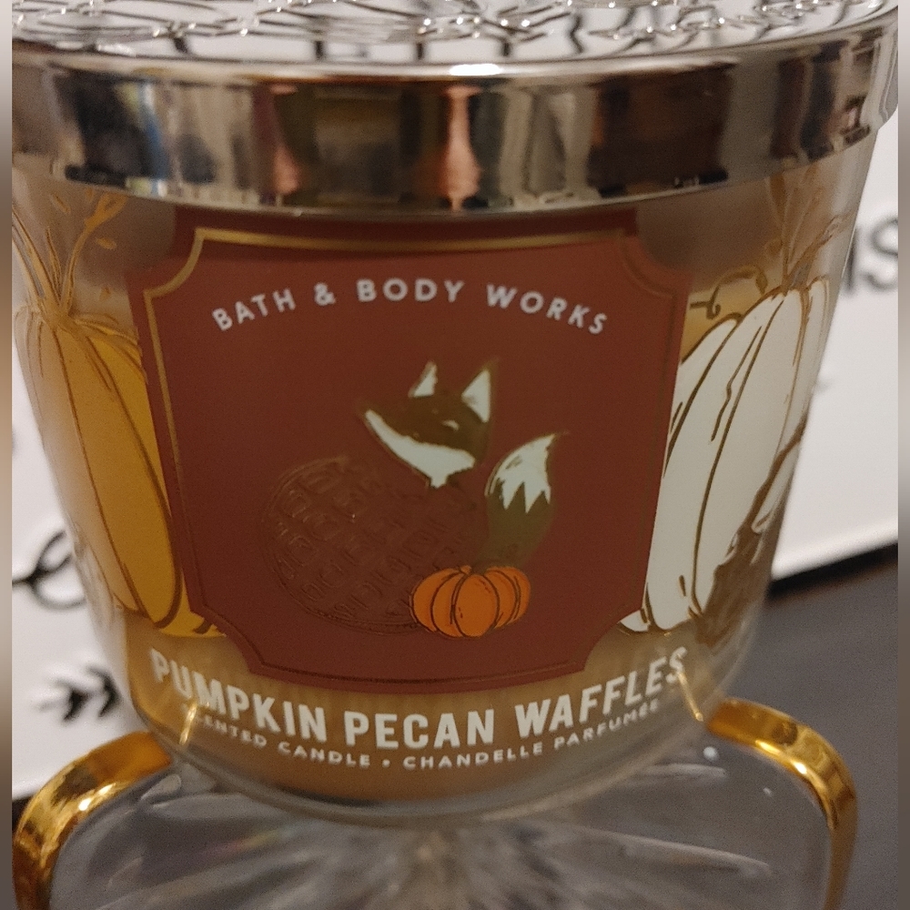 BATH & BODY WORKS 3 WICK CANDLE PUMPKIN PECAN WAFFLES/ BRAND NEW NEW
